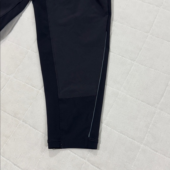 Lululemon Switch Up Pants - Picture 12 of 12